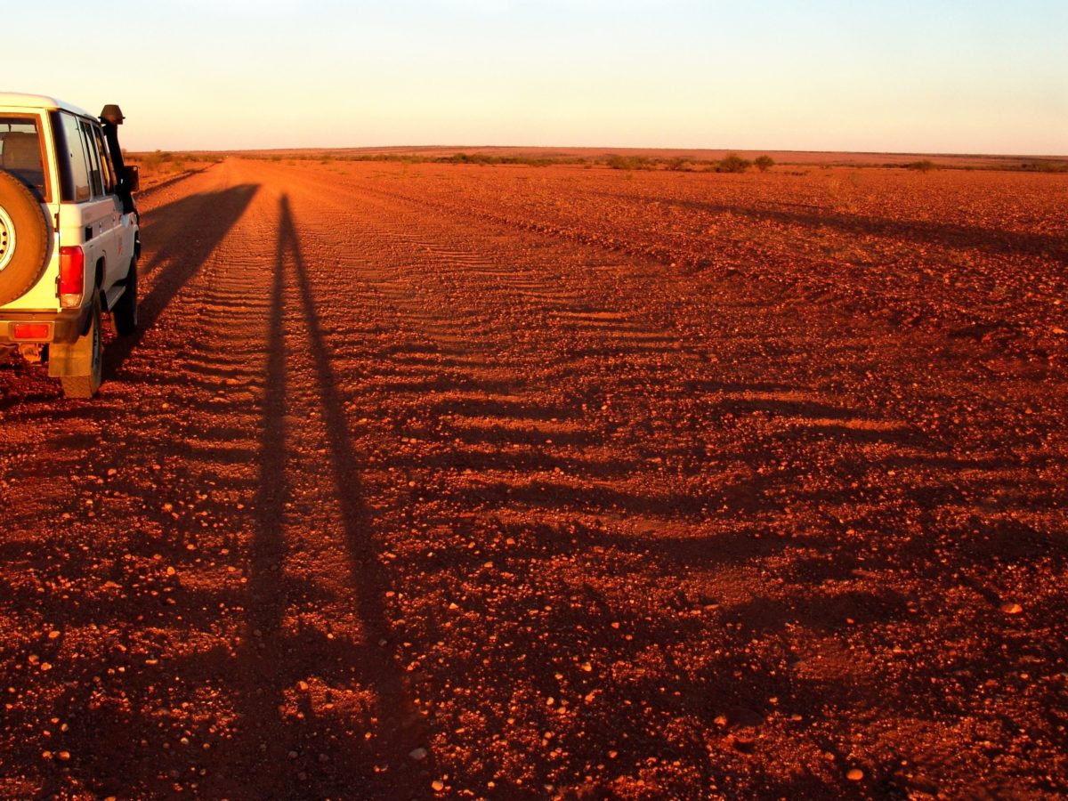 Survivre dans l'outback : préparation et matériel essentiel